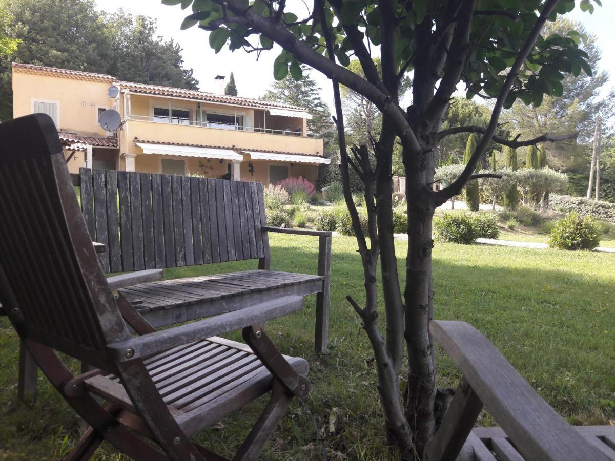 Les Cerises Panzió Saint-Saturnin-d'Apt Kültér fotó