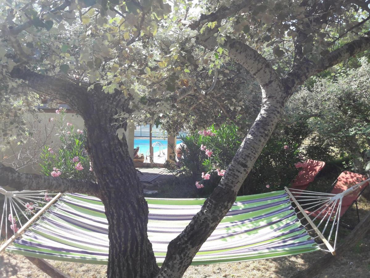 Les Cerises Panzió Saint-Saturnin-d'Apt Kültér fotó